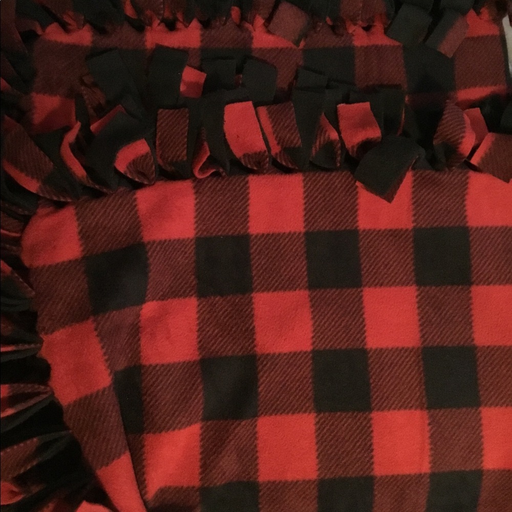 No Sew/No Tie Fleece Blanket